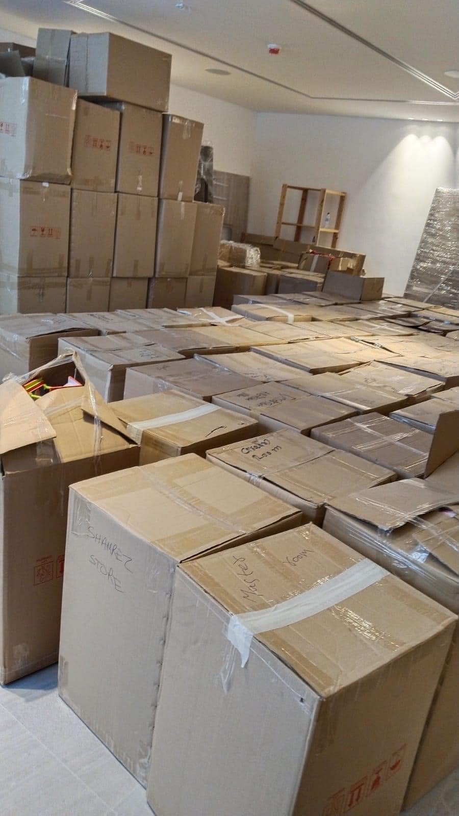 Furniture moving and shifting service Dubai villa apartment